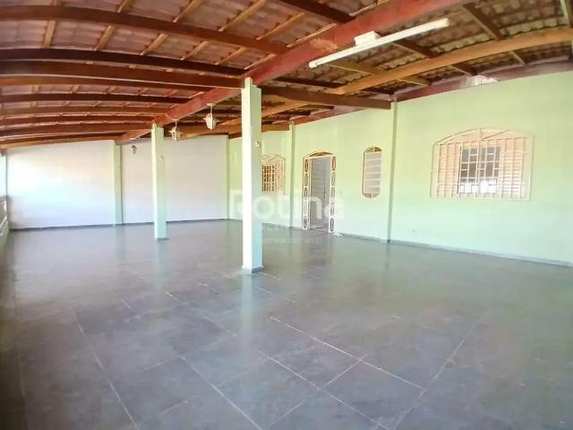 Casa / Sobrado para Locação em Uberlândia/MG Lidice 4 Quartos