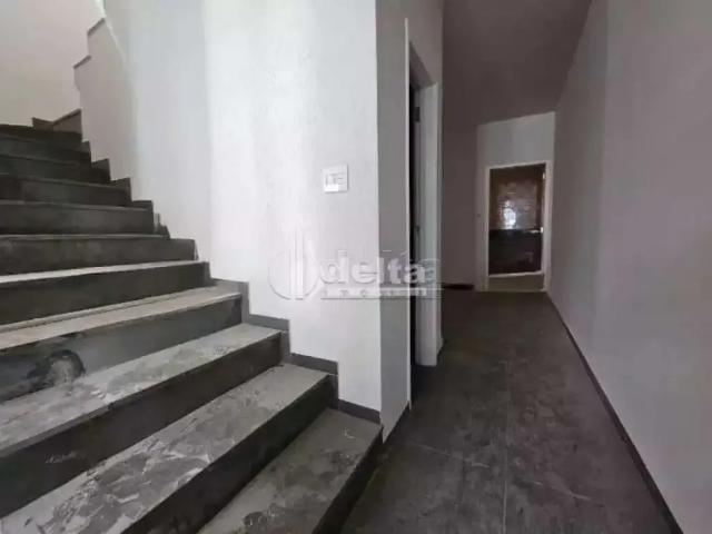 Casa / Sobrado para Locação em Uberlândia/MG Lidice 3 Quartos