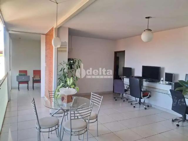 Casa / Sobrado para Locação em Uberlândia/MG Lidice 3 Quartos