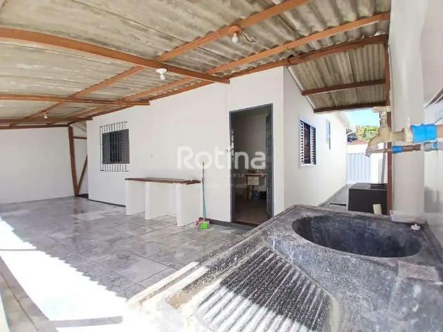 Casa / Sobrado para Locação em Uberlândia/MG Pacaembu 3 Quartos