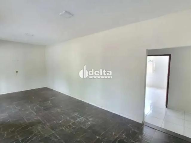 Casa / Sobrado para Locação em Uberlândia/MG Panorama 5 Quartos