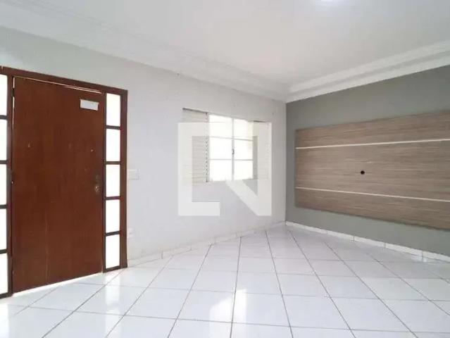 Casa / Sobrado para Locação em Uberlândia/MG Patrimônio 4 Quartos