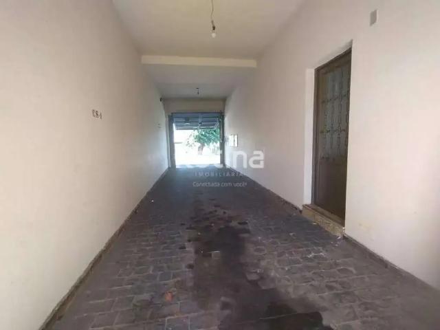 Casa / Sobrado para Locação em Uberlândia/MG Presidente Roosevelt 3 Quartos