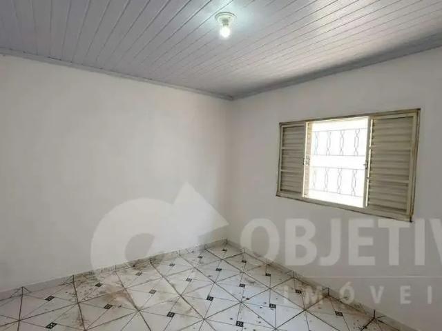 Casa / Sobrado para Locação em Uberlândia/MG São Jorge 2 Quartos