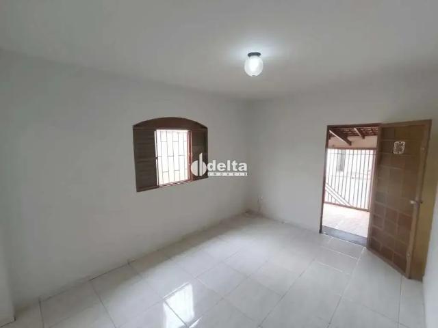Casa / Sobrado para Locação em Uberlândia/MG São Jorge 3 Quartos
