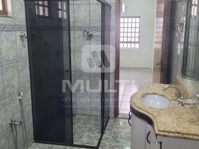 Casa / Sobrado para Locação em Uberlândia/MG Santa Mônica 3 Quartos