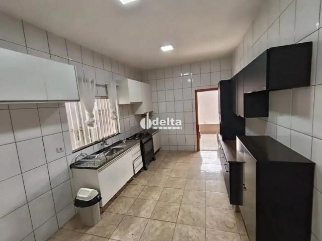 Casa / Sobrado para Locação em Uberlândia/MG Santa Mônica 3 Quartos