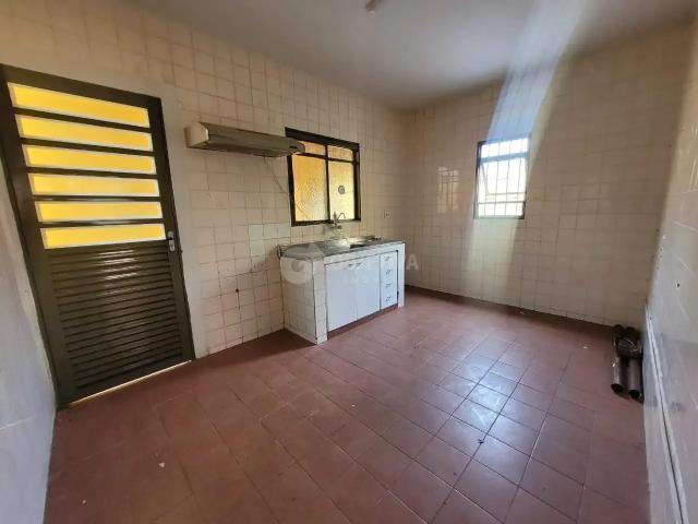 Casa / Sobrado para Locação em Uberlândia/MG Santa Mônica 3 Quartos