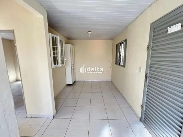 Casa / Sobrado para Locação em Uberlândia/MG Santa Luzia 1 Quartos