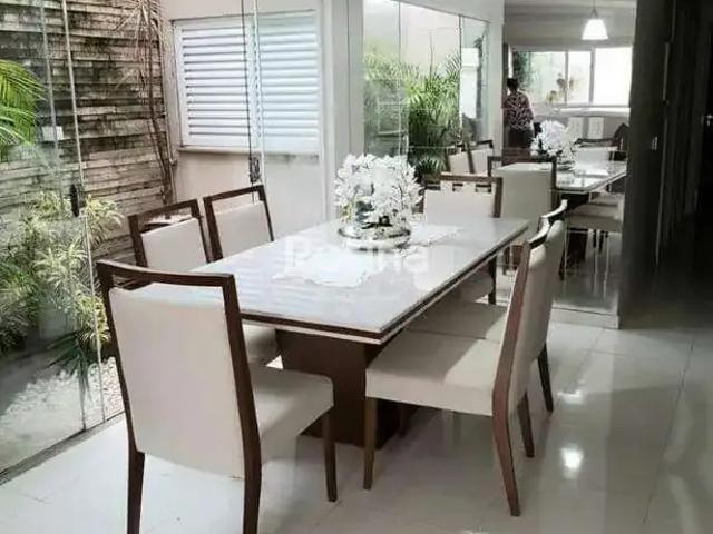 Casa / Sobrado para Locação em Uberlândia/MG Santa Luzia 3 Quartos