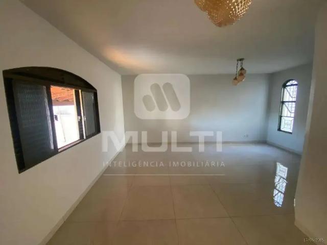 Casa / Sobrado para Locação em Uberlândia/MG Saraiva 3 Quartos