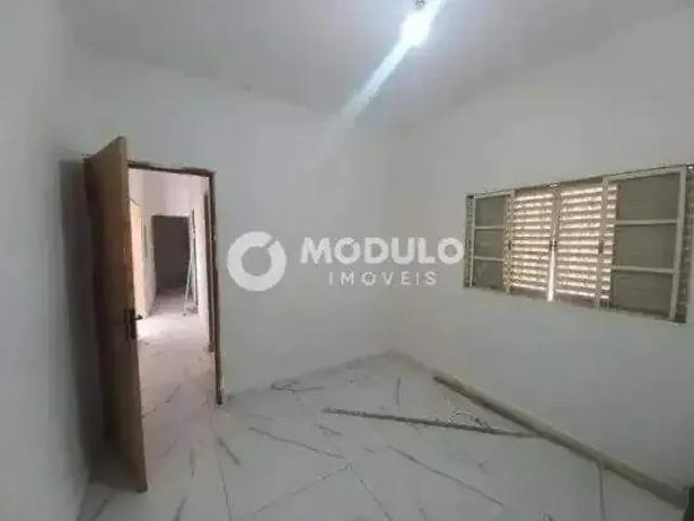 Casa / Sobrado para Locação em Uberlândia/MG Shopping Park 3 Quartos