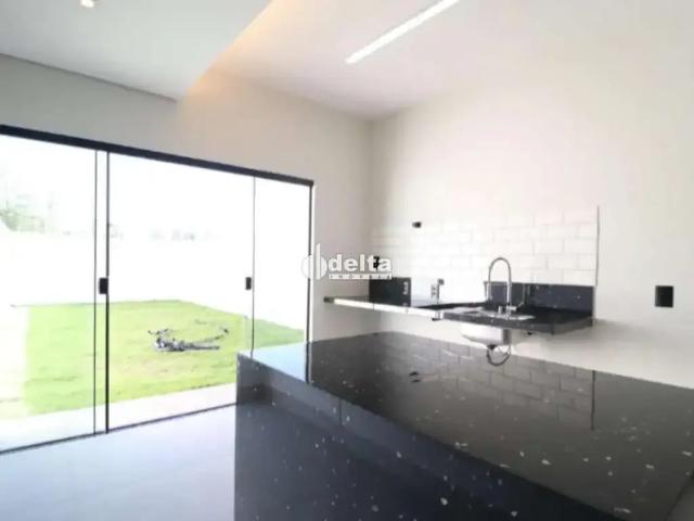 Casa / Sobrado para Locação em Uberlândia/MG Shopping Park 2 Quartos