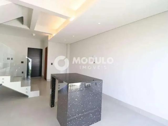 Casa / Sobrado para Locação em Uberlândia/MG Shopping Park 2 Quartos