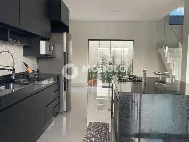 Casa / Sobrado para Locação em Uberlândia/MG Shopping Park 4 Quartos