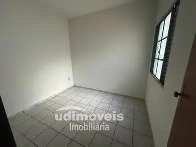Casa / Sobrado para Locação em Uberlândia/MG Tubalina 2 Quartos