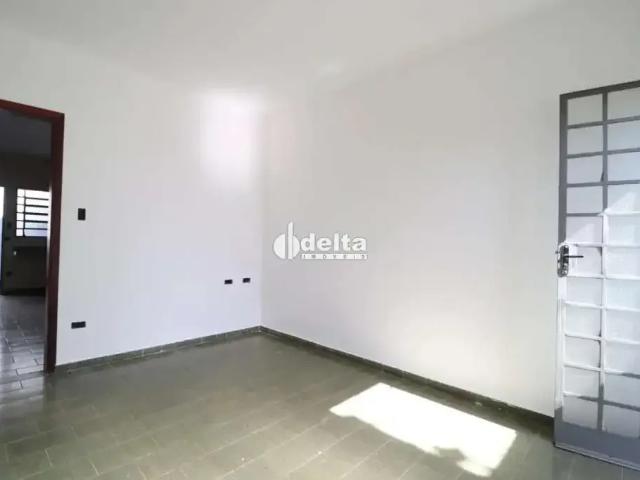 Casa / Sobrado para Locação em Uberlândia/MG Tubalina 3 Quartos