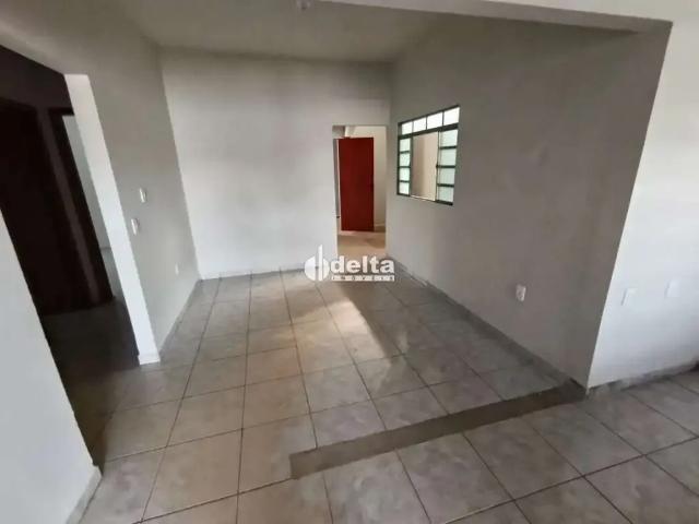 Casa / Sobrado para Locação em Uberlândia/MG Tubalina 3 Quartos