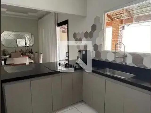 Casa / Sobrado para Locação em Uberlândia/MG Tubalina 4 Quartos