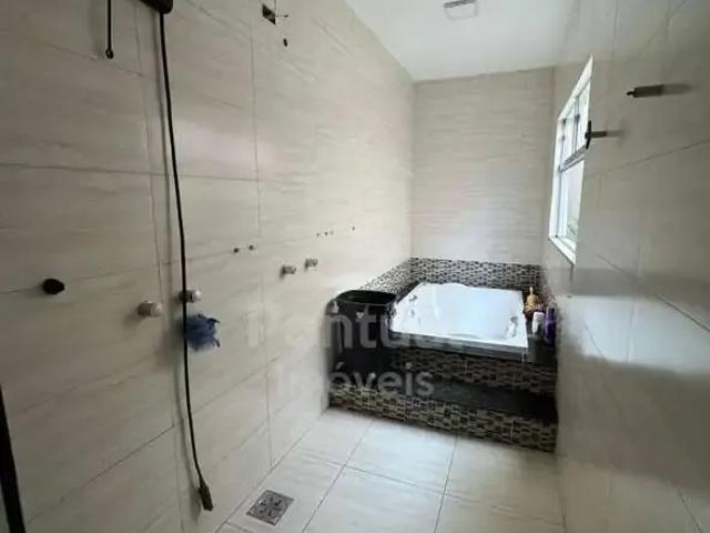 Casa / Sobrado para Locação em Uberlândia/MG Tubalina 4 Quartos
