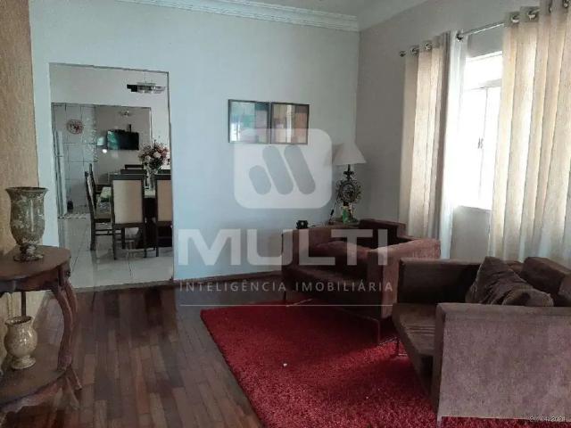 Casa / Sobrado para Locação em Uberlândia/MG Tabajaras 4 Quartos