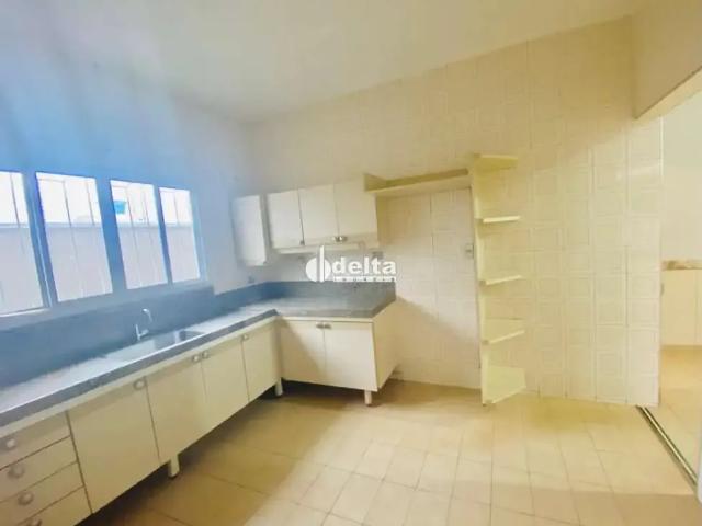 Casa / Sobrado para Locação em Uberlândia/MG Tabajaras 4 Quartos