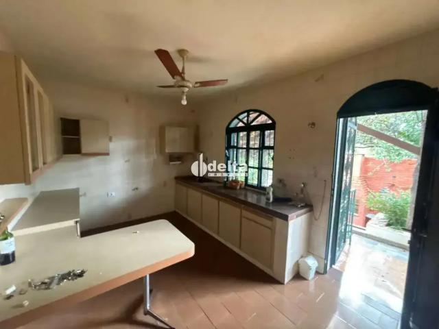 Casa / Sobrado para Locação em Uberlândia/MG Tabajaras 5 Quartos