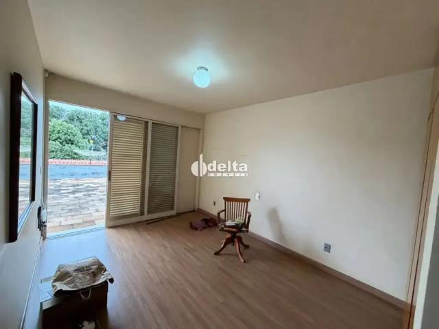 Casa / Sobrado para Locação em Uberlândia/MG Tabajaras 5 Quartos