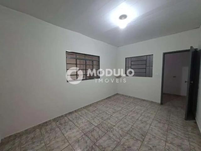Casa / Sobrado para Locação em Uberlândia/MG Tibery 2 Quartos