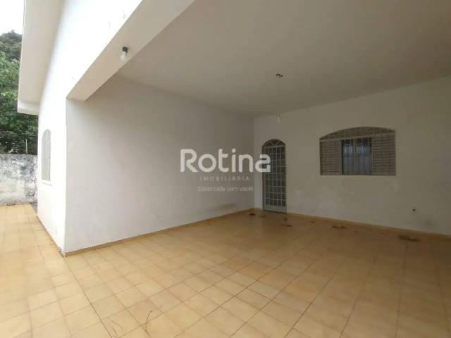Casa / Sobrado para Locação em Uberlândia/MG Tibery 3 Quartos