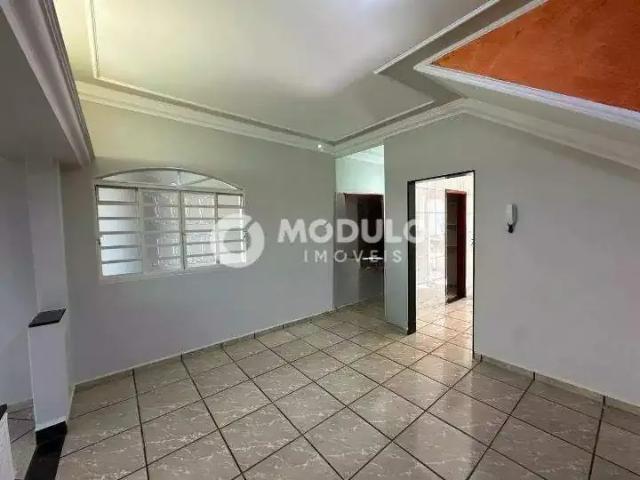 Casa / Sobrado para Locação em Uberlândia/MG Tibery 3 Quartos