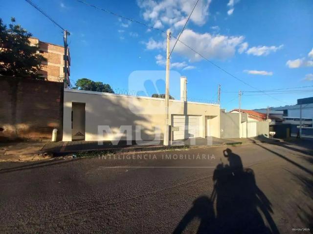 Casa / Sobrado para Locação em Uberlândia/MG Tibery 3 Quartos