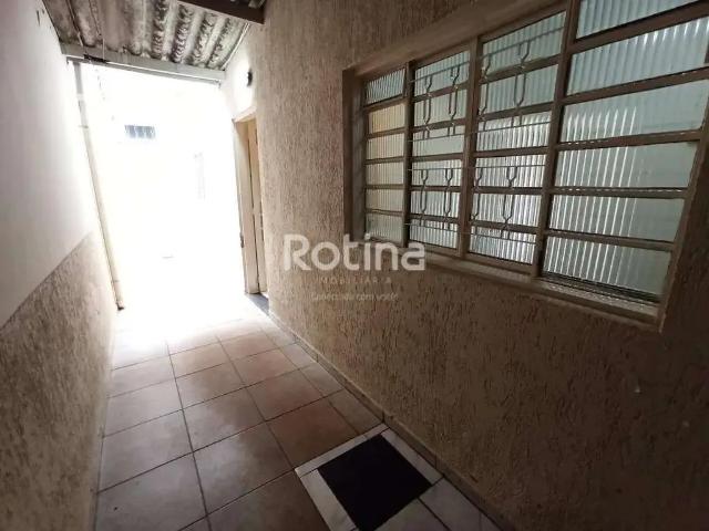 Casa / Sobrado para Locação em Uberlândia/MG Tibery 3 Quartos