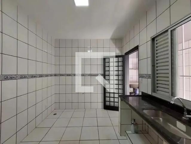 Casa / Sobrado para Locação em Uberlândia/MG Umuarama 4 Quartos