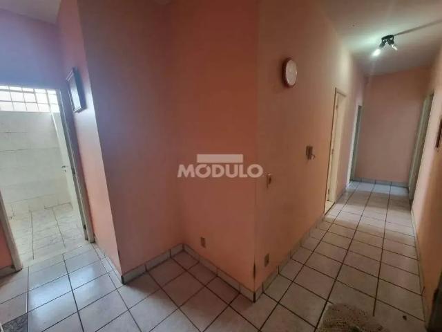 Casa / Sobrado para Locação em Uberlândia/MG Umuarama 6 Quartos