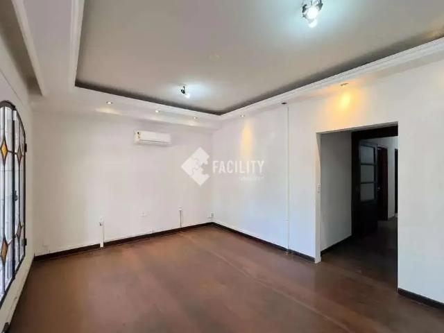 Casa / Sobrado para Locação em Valinhos/SP Vila Clayton 5 Quartos