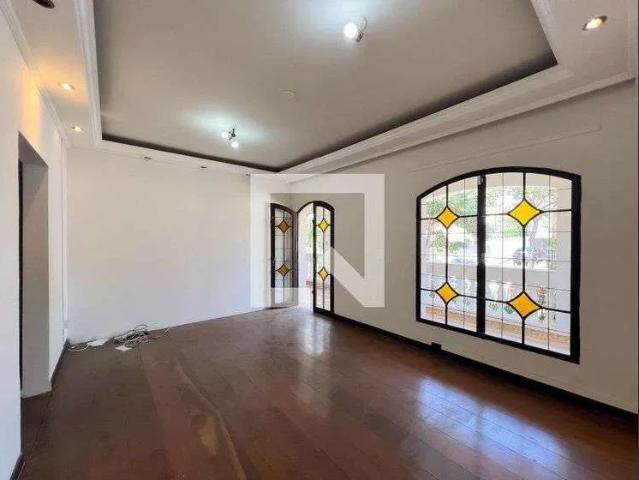 Casa / Sobrado para Locação em Valinhos/SP Vila Papelão 5 Quartos