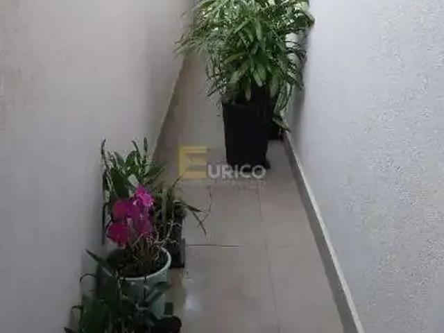 Casa / Sobrado para Locação em Valinhos/SP Vila Santana 2 Quartos