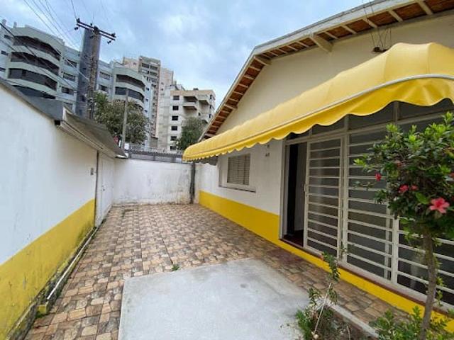 Casa / Sobrado para Locação em Valinhos/SP Bela Vista 4 Quartos
