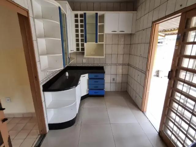 Casa / Sobrado para Locação em Várzea Grande/MT Centro 3 Quartos