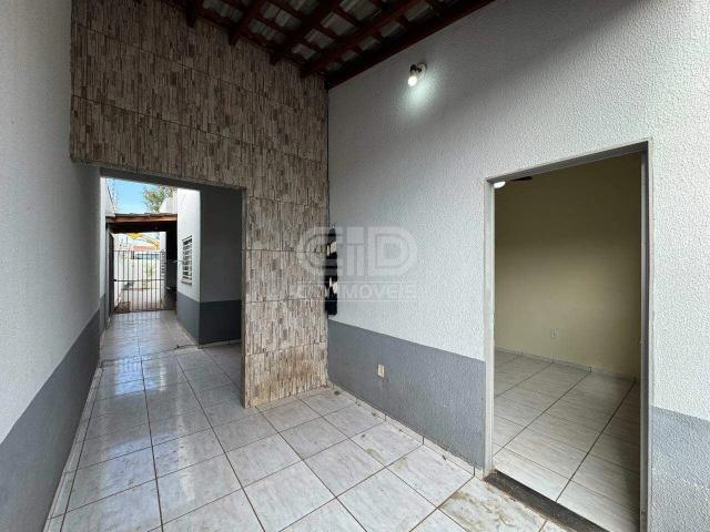 Casa / Sobrado para Locação em Várzea Grande/MT Jardim Costa Verde 2 Quartos