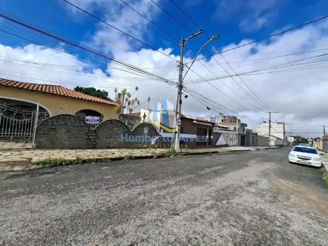 Casa / Sobrado para Locação em Vitória da Conquista/BA Recreio 4 Quartos