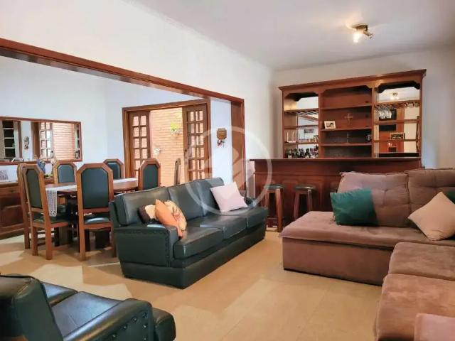 Casa / Sobrado para Locação em Vinhedo/SP Santa Rosa 3 Quartos