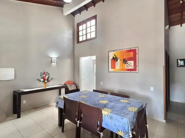 Casa / Sobrado para Locação em Xangri Lá/RS Centro 4 Quartos