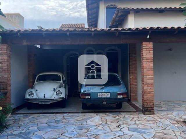 Casa sobrado para locação no chácaras Tubalina