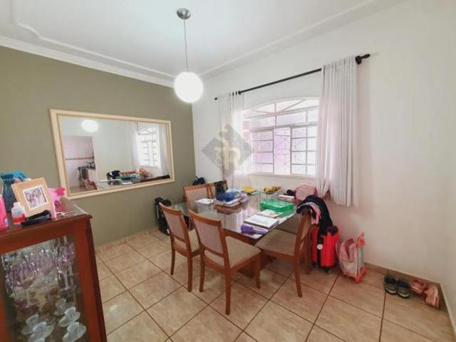 Casa sobrado para Locação no Bairro Sumarezinho, em Ribeirão Preto SP