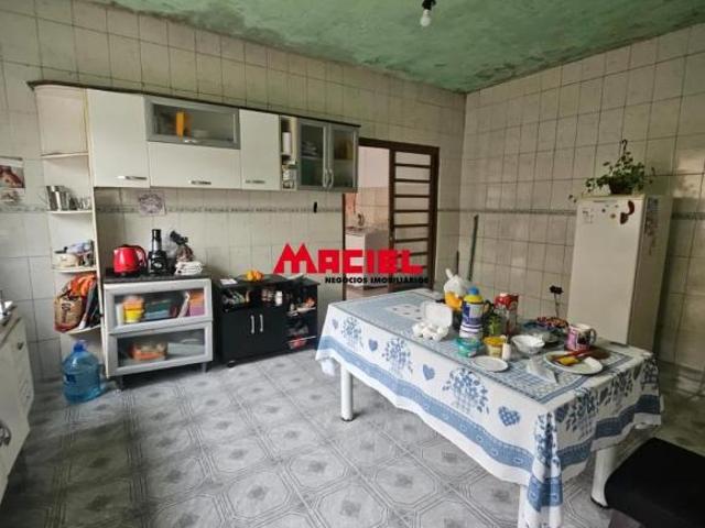 Casa sobrado vila cambui, próximo das faculdade, igreja da cidade