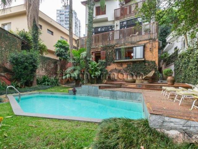CASA SOBRADO VILA MADALENA 4 DORMITÓRIOS 2 VAGAS
