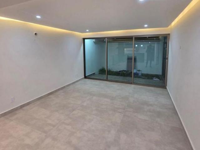 ¡Casa sobre Avenida en Fraccionamiento Virginia! ¡Con recámara en PB!