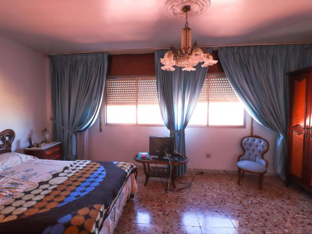 Casa sobre local en los Molinos